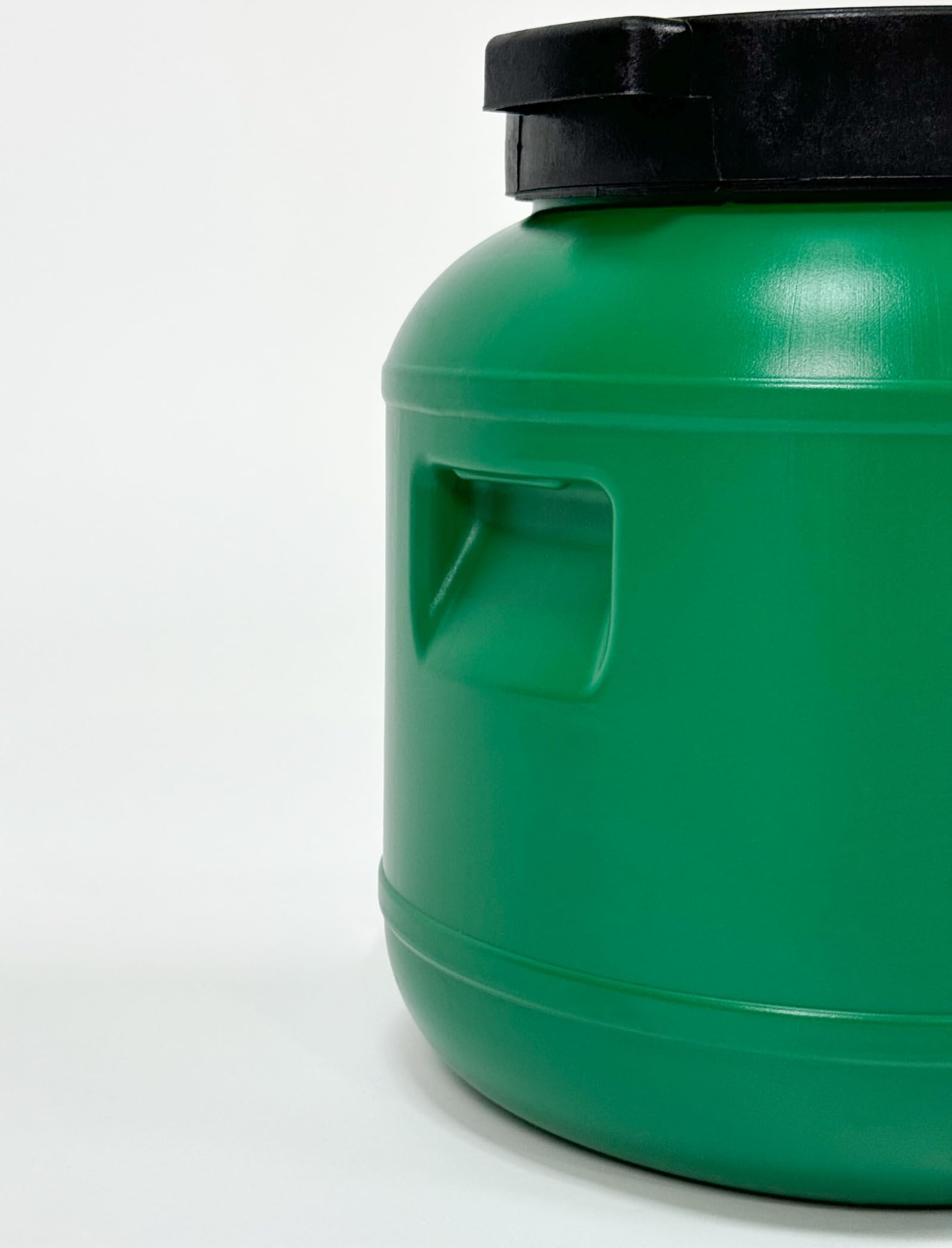 F & R Kleines Fass 10 Liter aus HDPE zur Aufbewahrung I Futtertonne Pferd I Wassertank Weithalsfass mit Deckel I Wasserfass I Sauerkrautfass I Gurkenfass Gärfass I Maischefass - Image 4